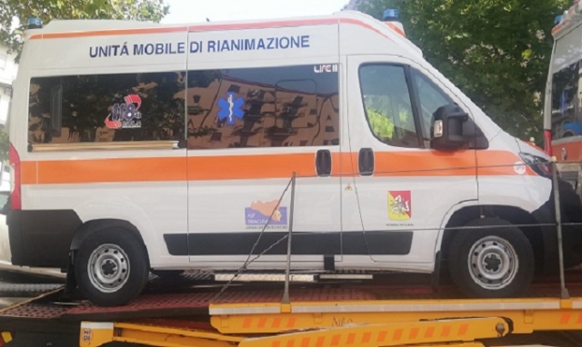 Siracusa, nuova ambulanza di ultima generazione per l'Umberto I