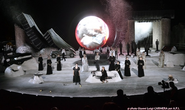 Tornano le tragedie al Teatro Greco di Siracusa: ieri sera debutto per Coefore Eumenidi di Eschilo