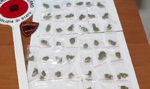 Siracusa, in possesso di marijuana e cocaina: arrestati 2 giovani