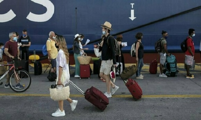 Allerta della Farnesina: "A rischio le vacanze in Grecia"